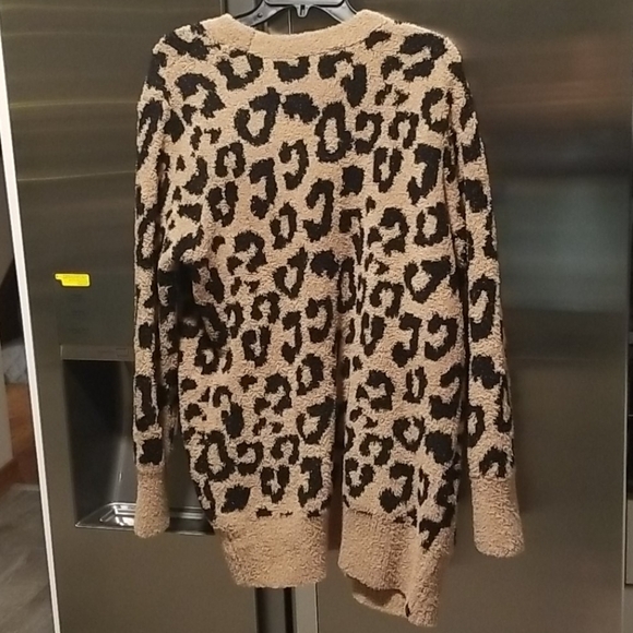 💕BAREFOOT DREAMS💕 CozyChic Leopard Cardigan (M) - Picture 10 of 16